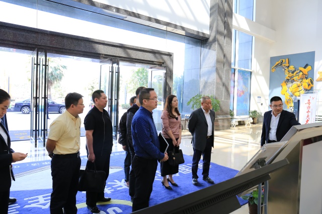 临海市社会组织代表人士联谊会会长章可军走访浙东休闲家居城